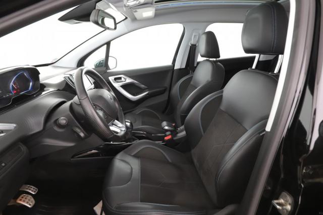 Peugeot 2008 image 6