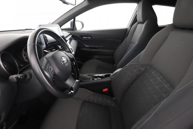 Toyota C-Hr image 2