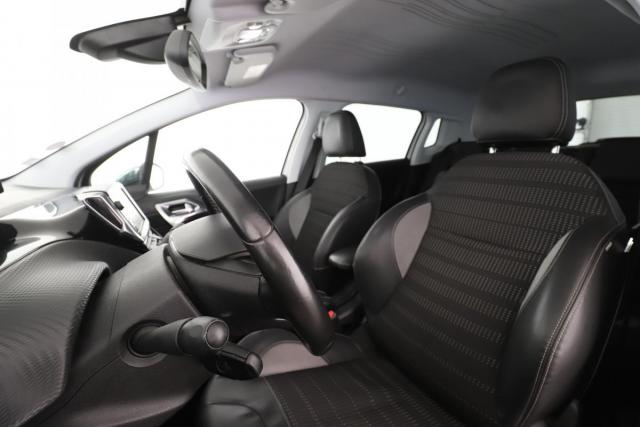Peugeot 2008 image 2