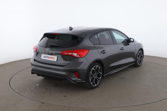 Ford Focus image 9