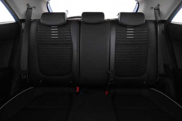 Kia Rio image 8