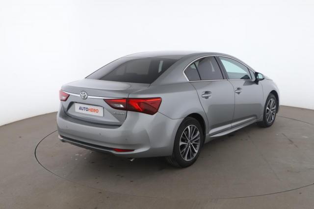 Toyota Avensis image 8