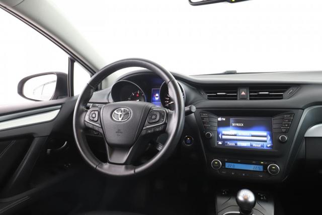 Toyota Avensis image 7