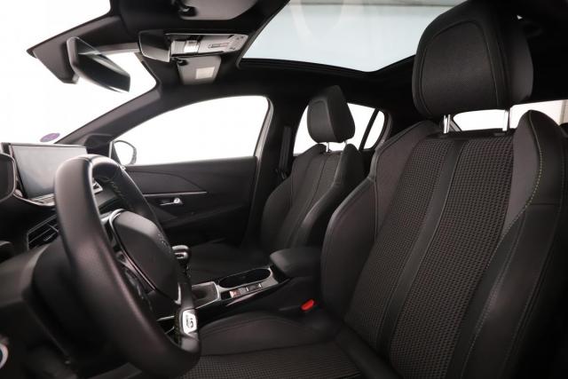 Peugeot 208 image 8