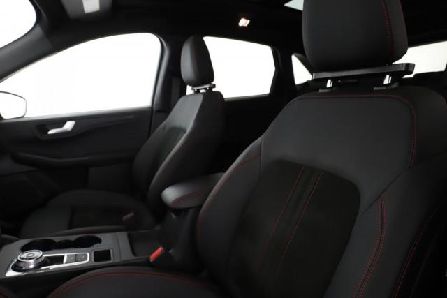 Ford Kuga image 9
