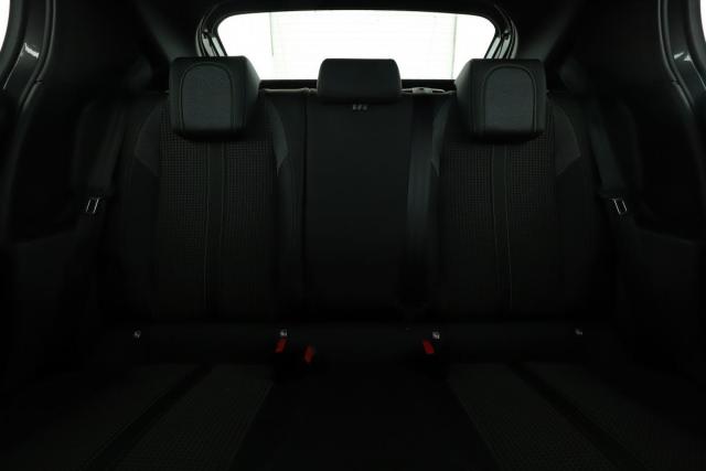 Peugeot 208 image 1