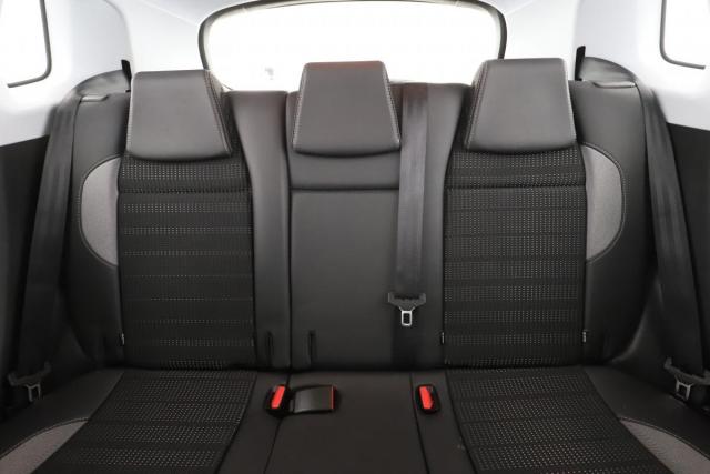 Peugeot 2008 image 2