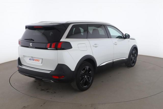Peugeot 5008 image 2