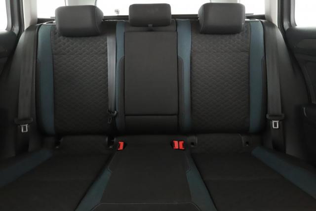 Volkswagen Golf Sw image 2