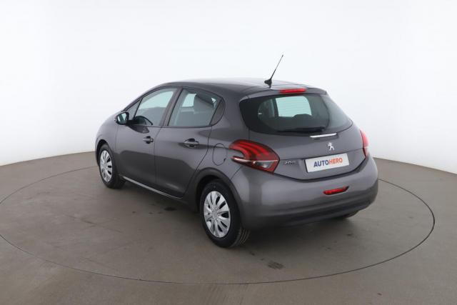 Peugeot 208 image 5