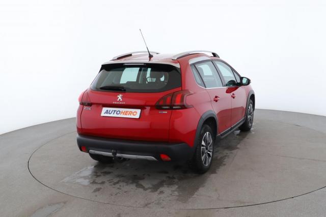 Peugeot 2008 image 8