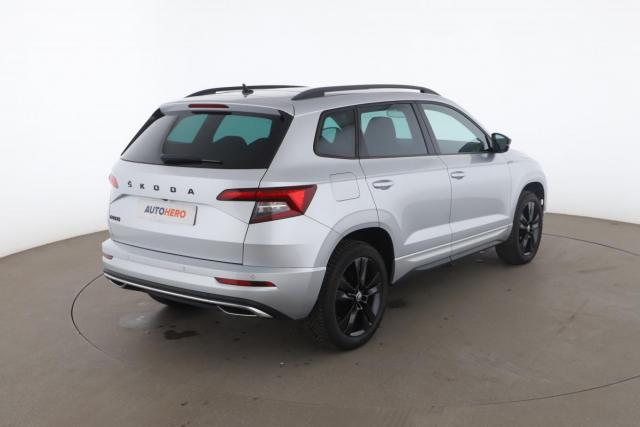 Skoda Karoq image 8