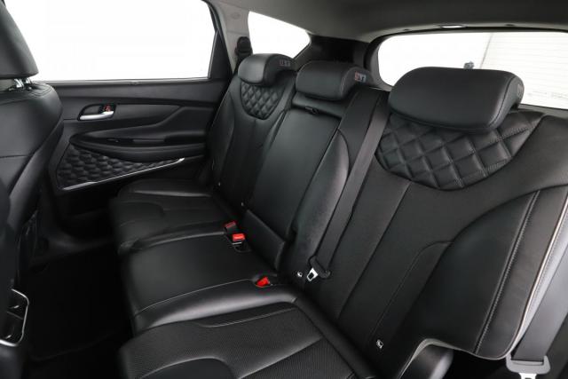 Hyundai Santa Fe image 3