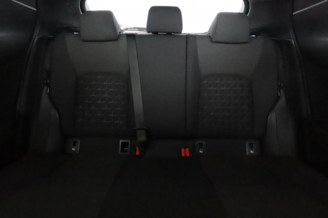 Toyota C-Hr image 2