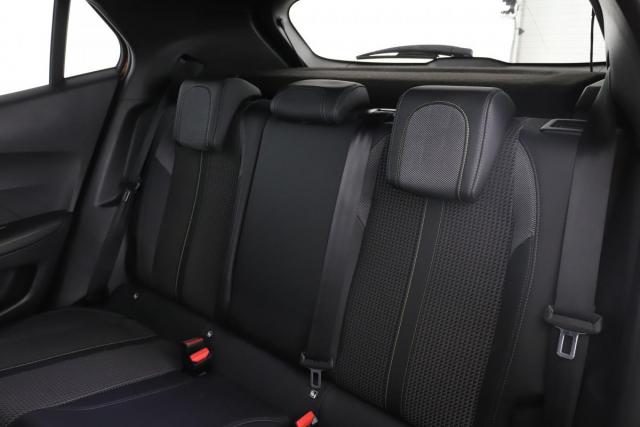 Peugeot 2008 image 7