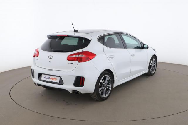 Kia Cee'D image 7