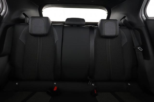 Peugeot 2008 image 8