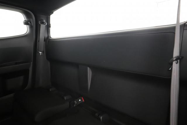 Isuzu D-Max image 1