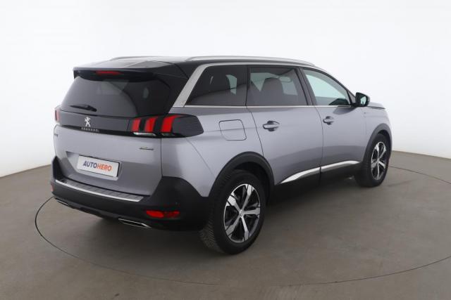 Peugeot 5008 image 2