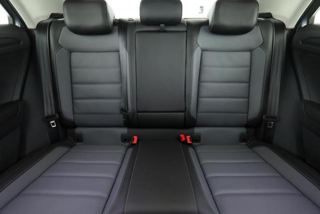 Volkswagen T-Roc image 9