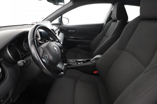 Toyota C-Hr image 9