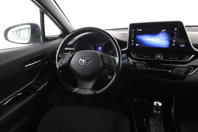 Toyota C-Hr image 1