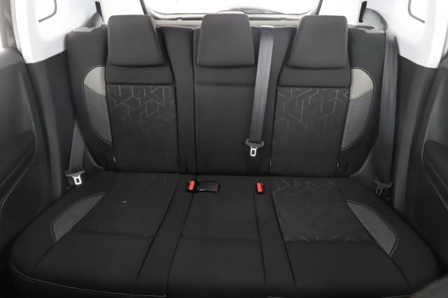 Peugeot 2008 image 9