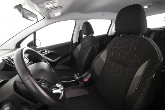 Peugeot 2008 image 4