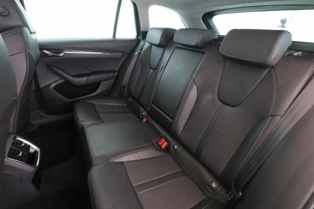 Skoda Octavia image 7