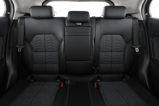 Mercedes Benz Gla image 8