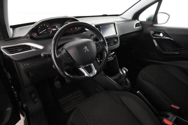 Peugeot 208 image 9