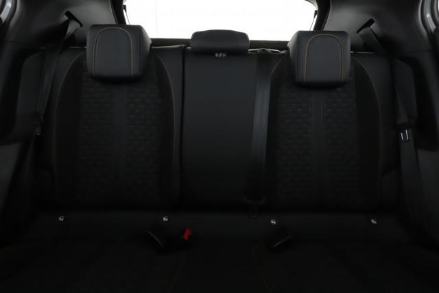 Peugeot 2008 image 4