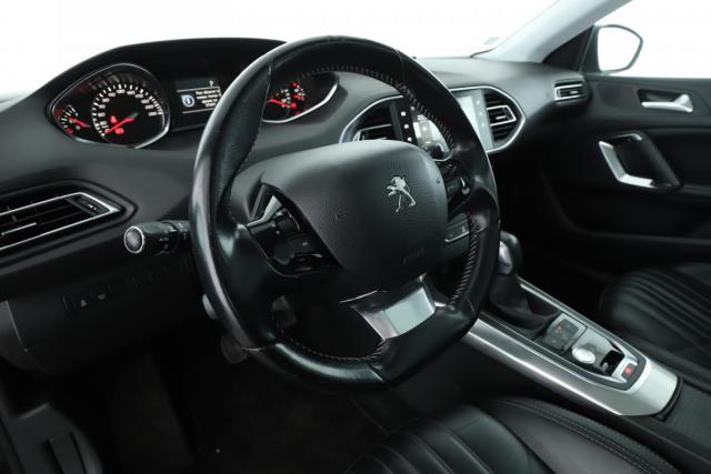Peugeot 308 image 2