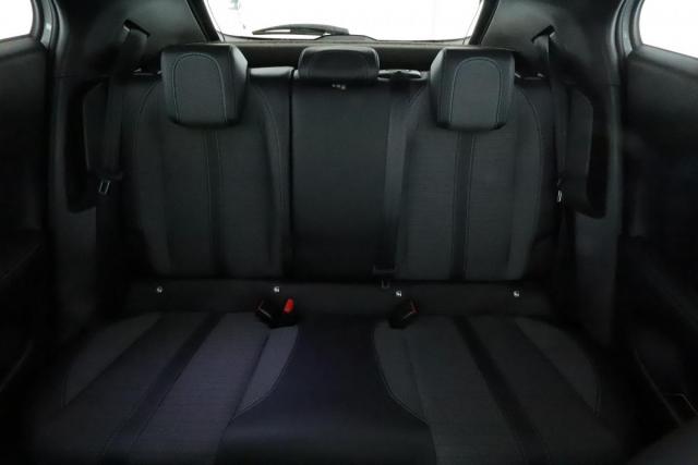 Peugeot 2008 image 7