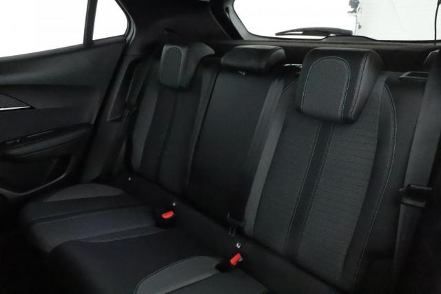 Peugeot 2008 image 8