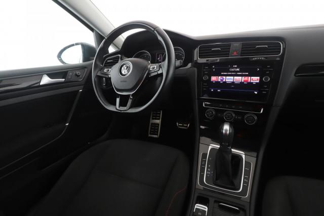 Volkswagen Golf image 8