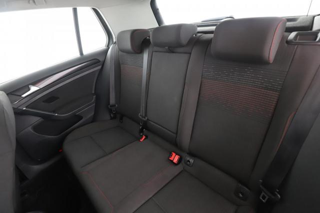 Volkswagen Golf image 5