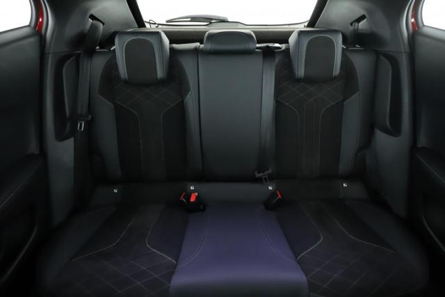Peugeot 2008 image 8