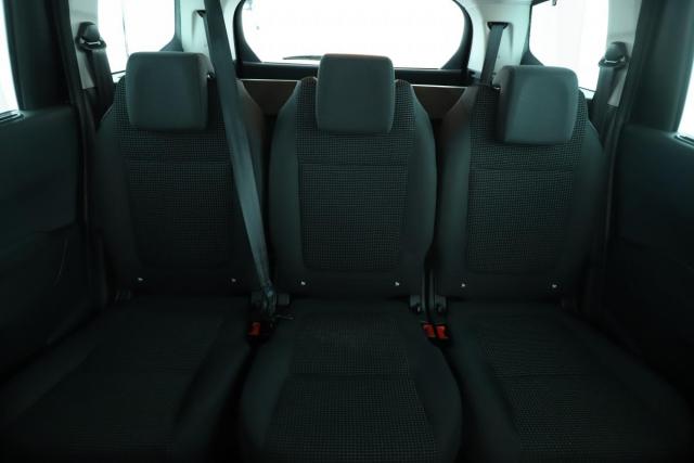 Peugeot 5008 image 4