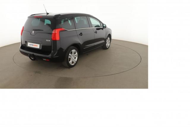 Peugeot 5008 image 1