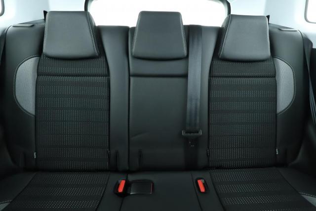 Peugeot 2008 image 3