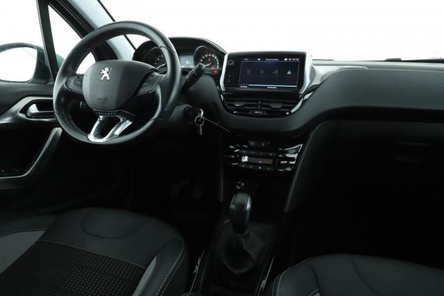Peugeot 2008 image 8