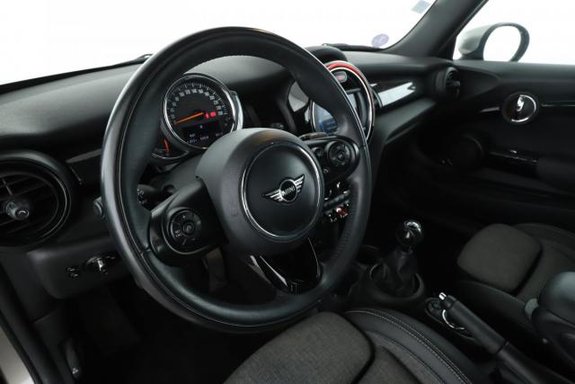 Mini Cabrio image 2