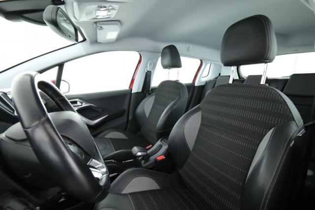 Peugeot 2008 image 4