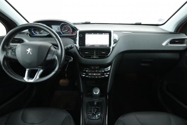 Peugeot 2008 image 8