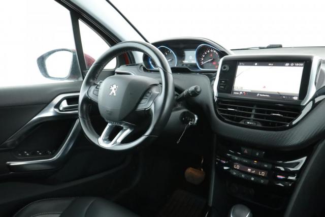 Peugeot 2008 image 3