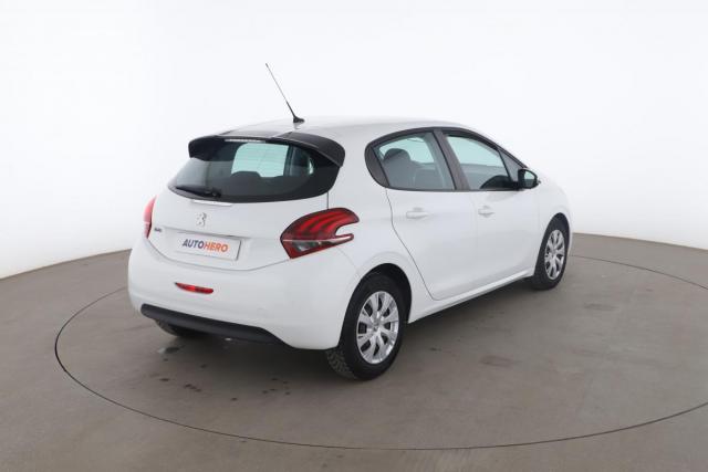 Peugeot 208 image 6