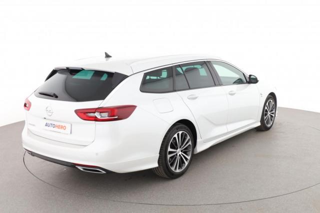 Opel Insignia Sports Tourer image 8