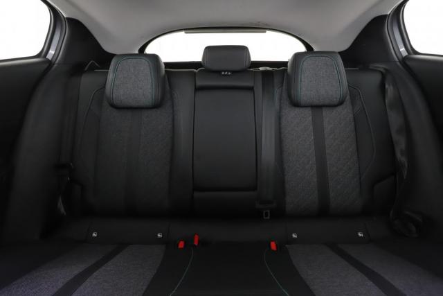 Peugeot 408 image 6