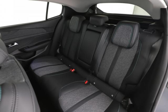Peugeot 408 image 8